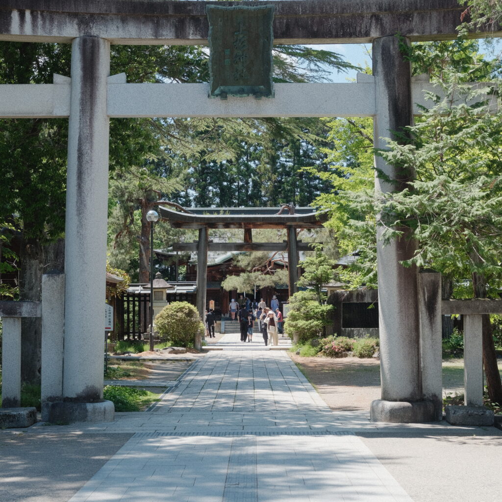 広角単焦点だけでは撮れない画